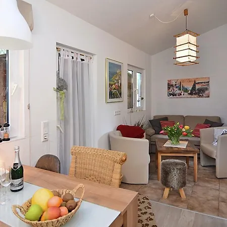 Blissful Holiday In Battenberg With Fenced Garden Vakantiehuis
